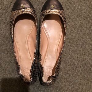 LIKE NEW Tory Burch flats, bronze snakeskin, size 9